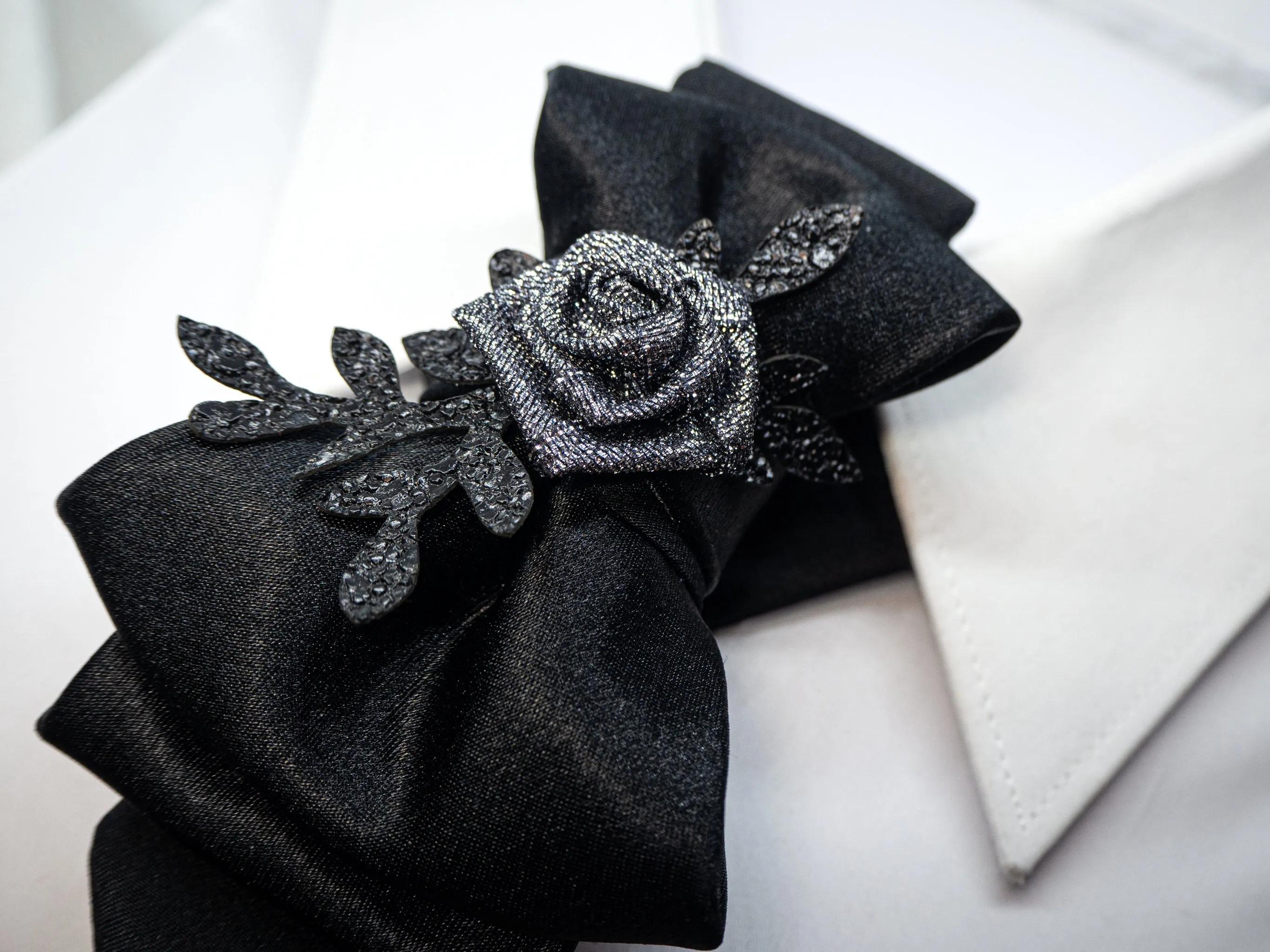 BOW TIE "SILVER ROSE"